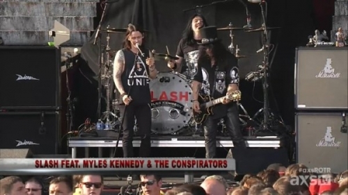 Slash & The Conspirators - Rock On The Range Festival (2015) [HDTV 720p]