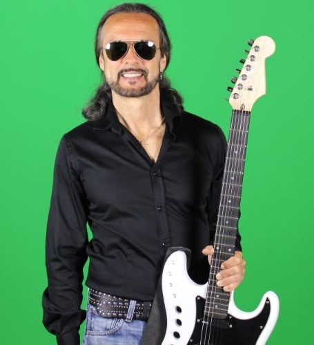 Graham Bonnet и Dario Mollo объединились в проекте EZOO Graham Bonnet и Dario Mollo объединились в проекте EZOO